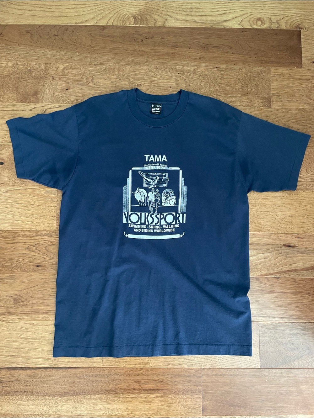 Fruit of the Loom Volkssport vintage crewneck tee in size XL